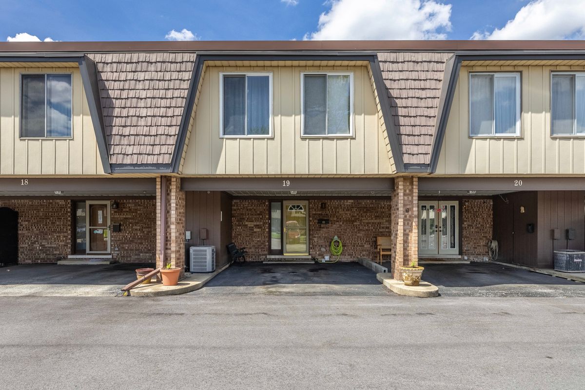 19 Cour Madeleine, Palos Hills, IL 60465