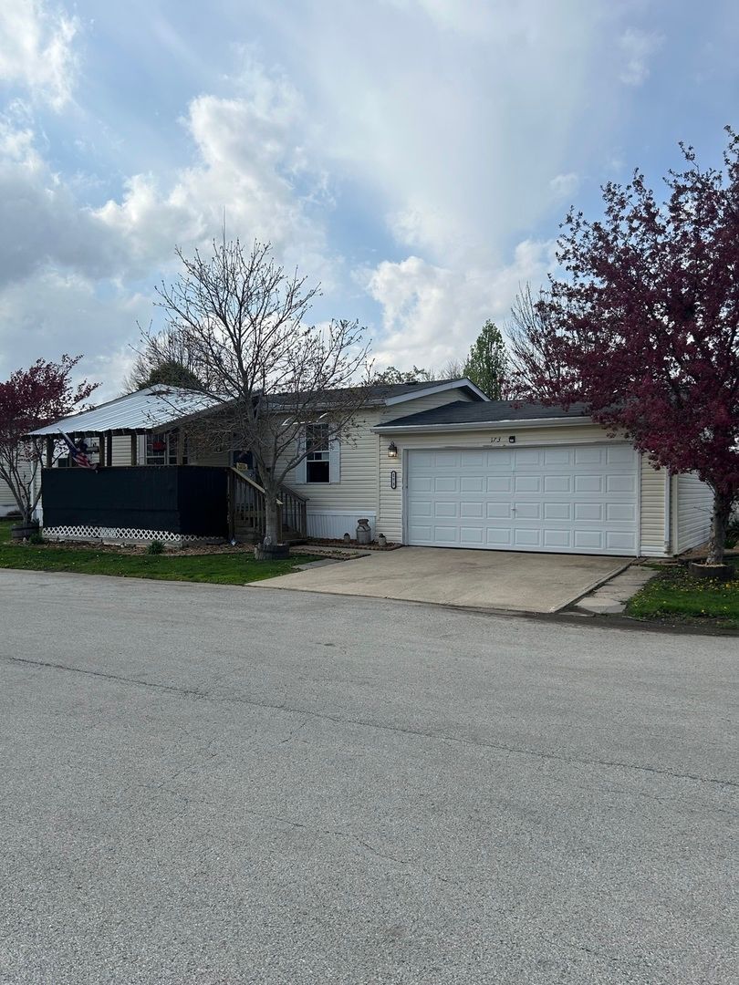 173 AUSTIN CT Austin Court, Manteno, IL 60950