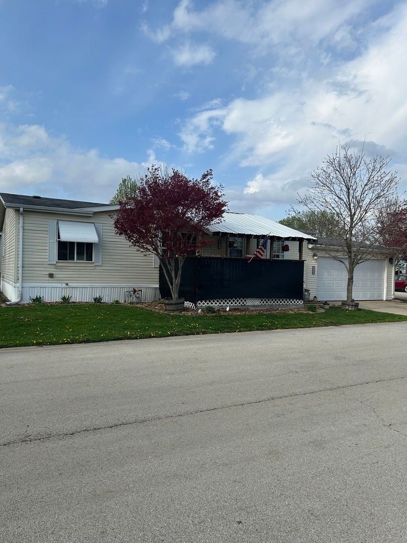 173 AUSTIN CT Austin Court — Manteno, IL 60950