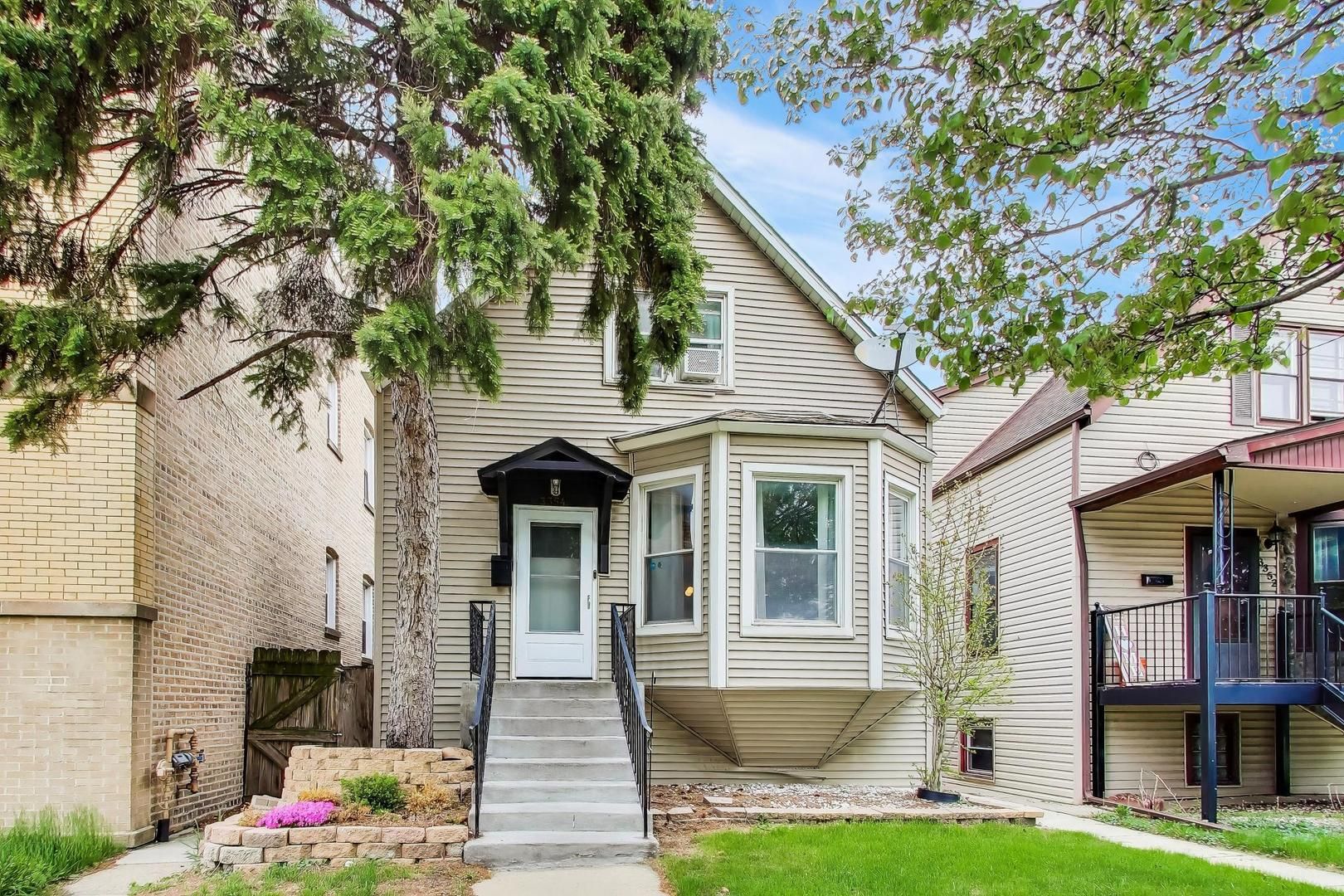 3354 W Pensacola Avenue — Chicago, IL 60618