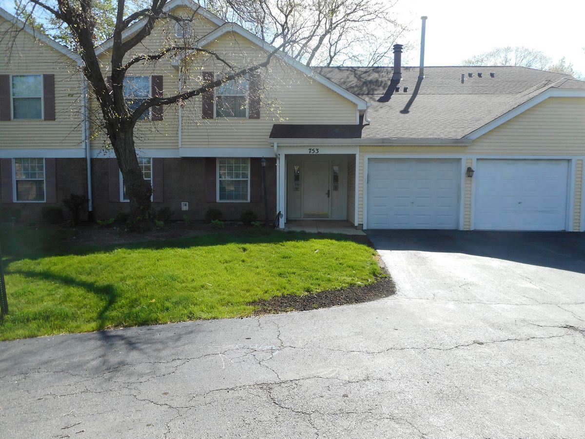 753 Candleridge Court, Bartlett, IL 60103