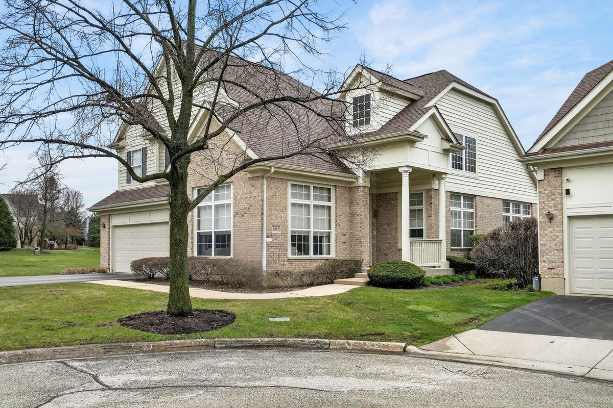 2072 Inverness Drive, Vernon Hills, IL 60061