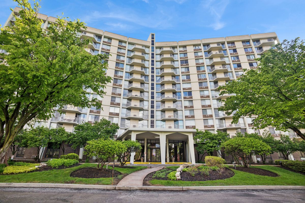 20 Tower Road, Oak Brook, IL 60523