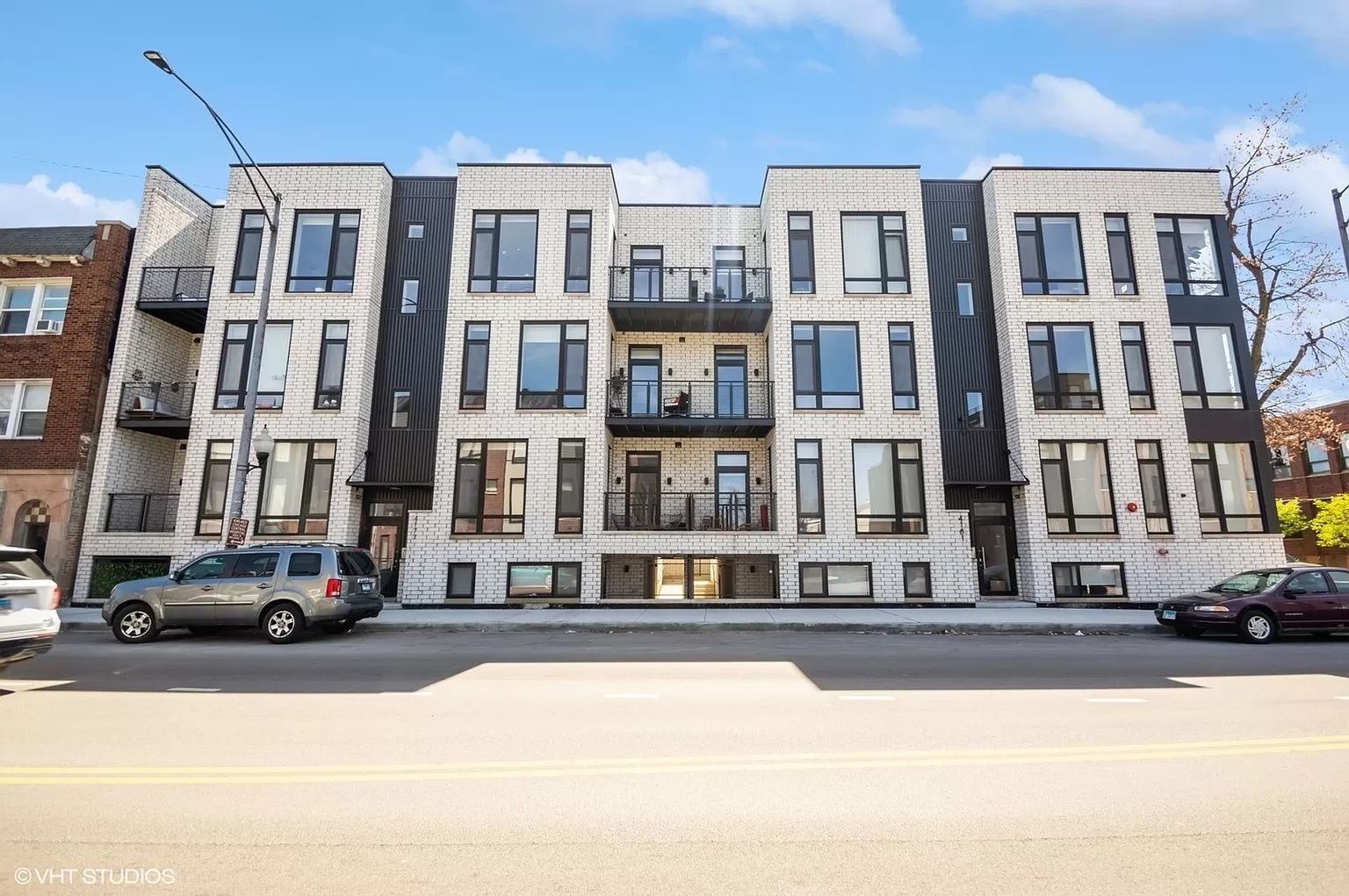 4177 W Belmont Avenue #002 — Chicago, IL 60641