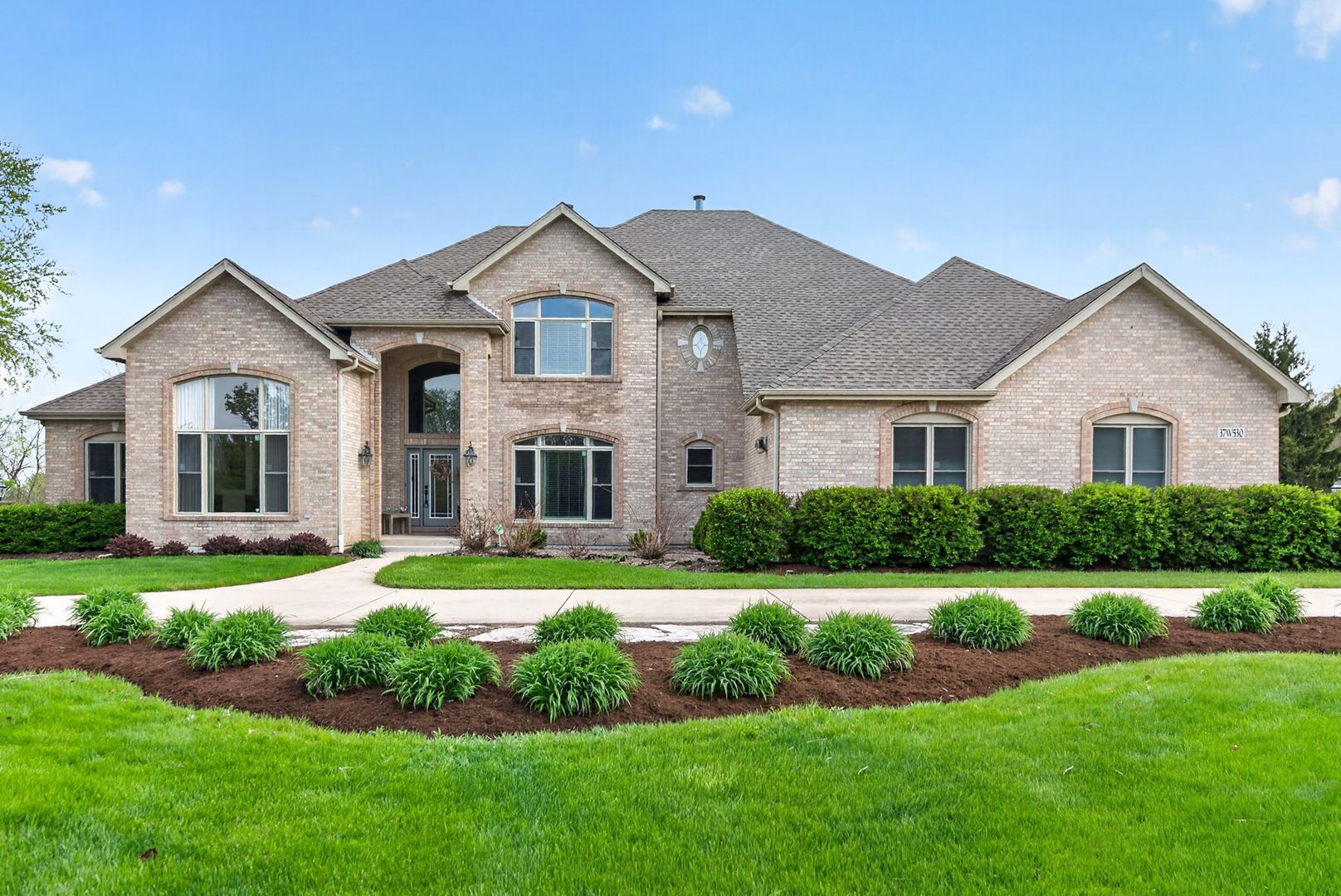 37W530 Grey Barn Road — St. Charles, IL 60175