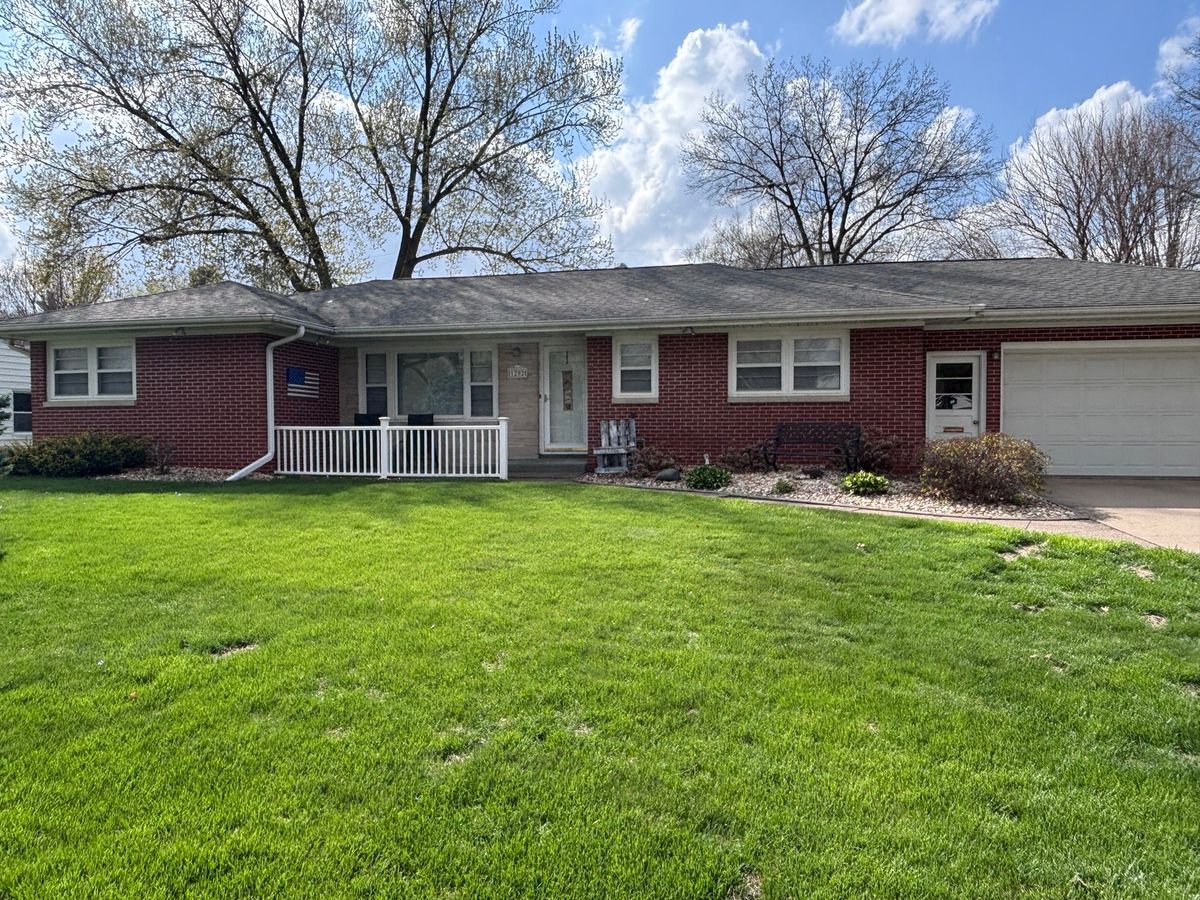 1202 4th Street, Clinton, IA 52732