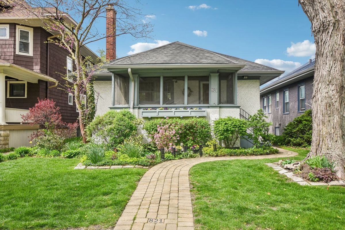 821 Grove Avenue, Oak Park, IL 60302