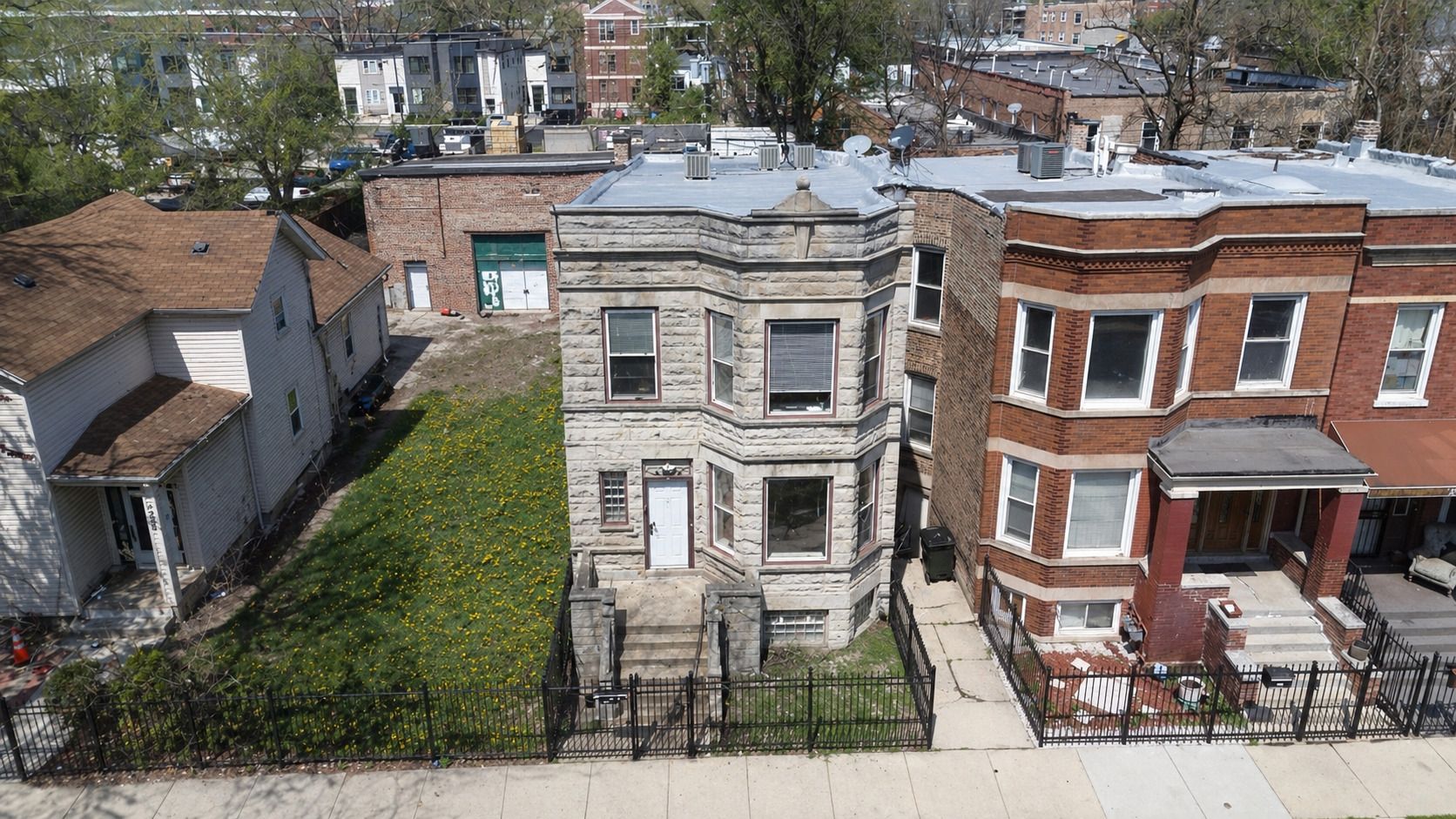 2822 W FLOURNOY Street — Chicago, IL 60612