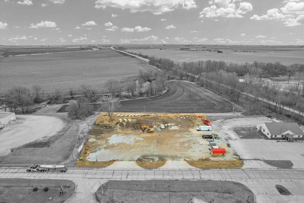 940 Clinton Avenue, Farmer City, IL 61842
