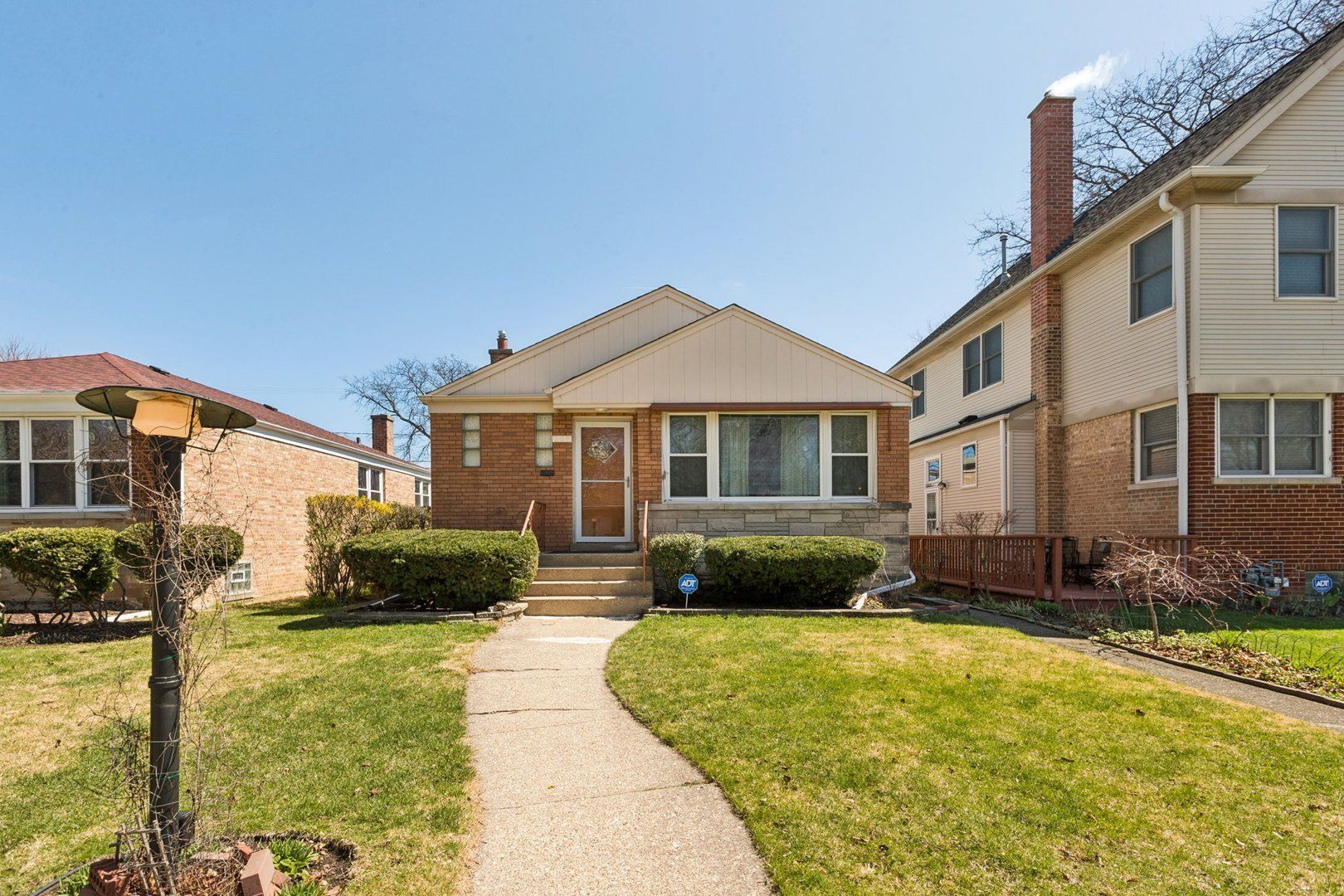 207 Brown Avenue — Evanston, IL 60202