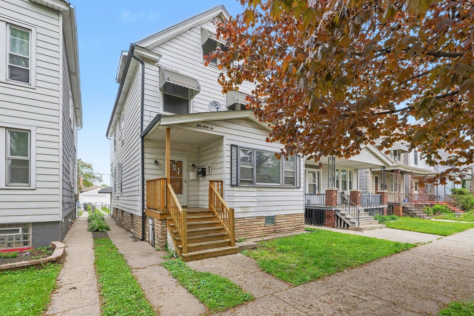 5032 W Gunnison Street — Chicago, IL 60630