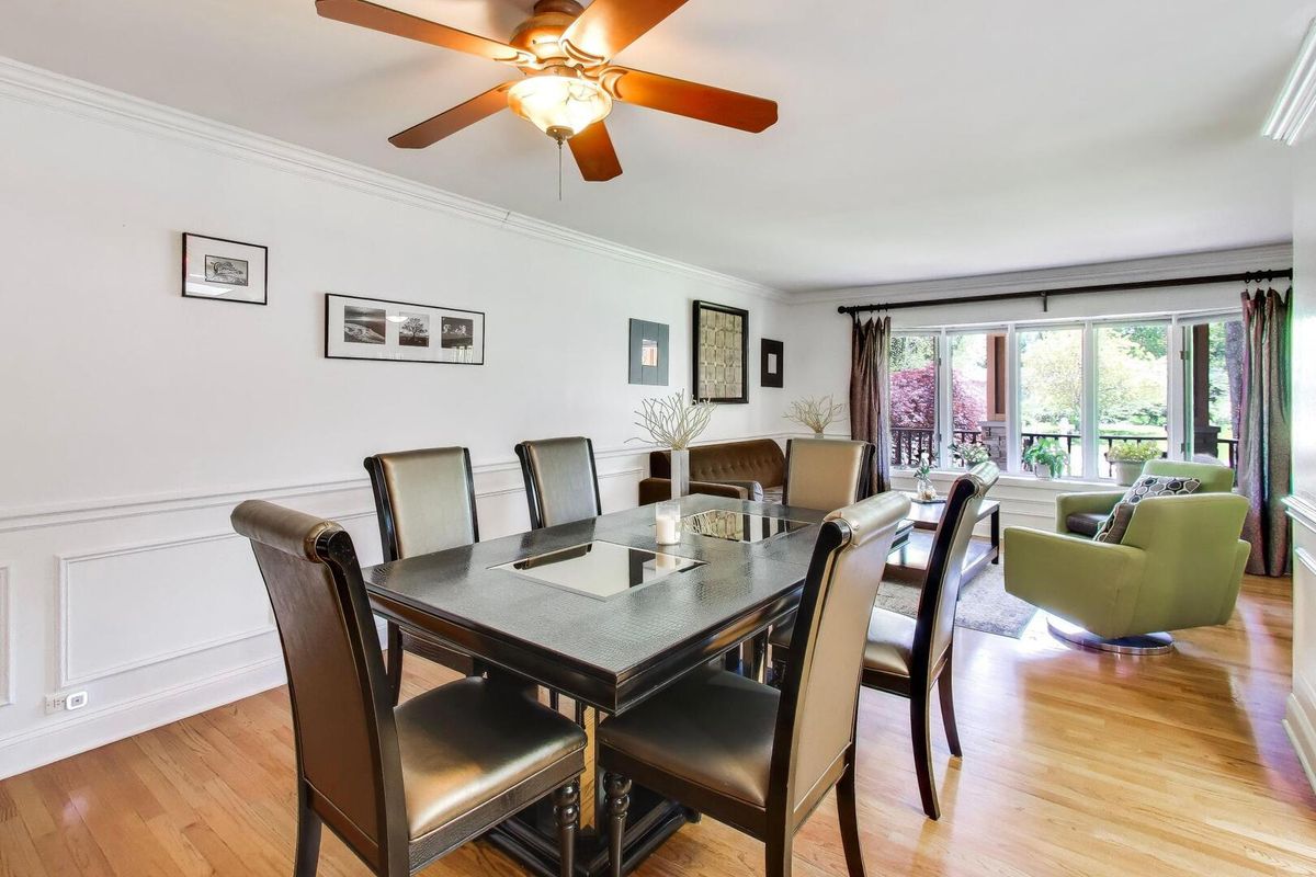 15352 W Cherrywood Lane, Libertyville, IL 60048