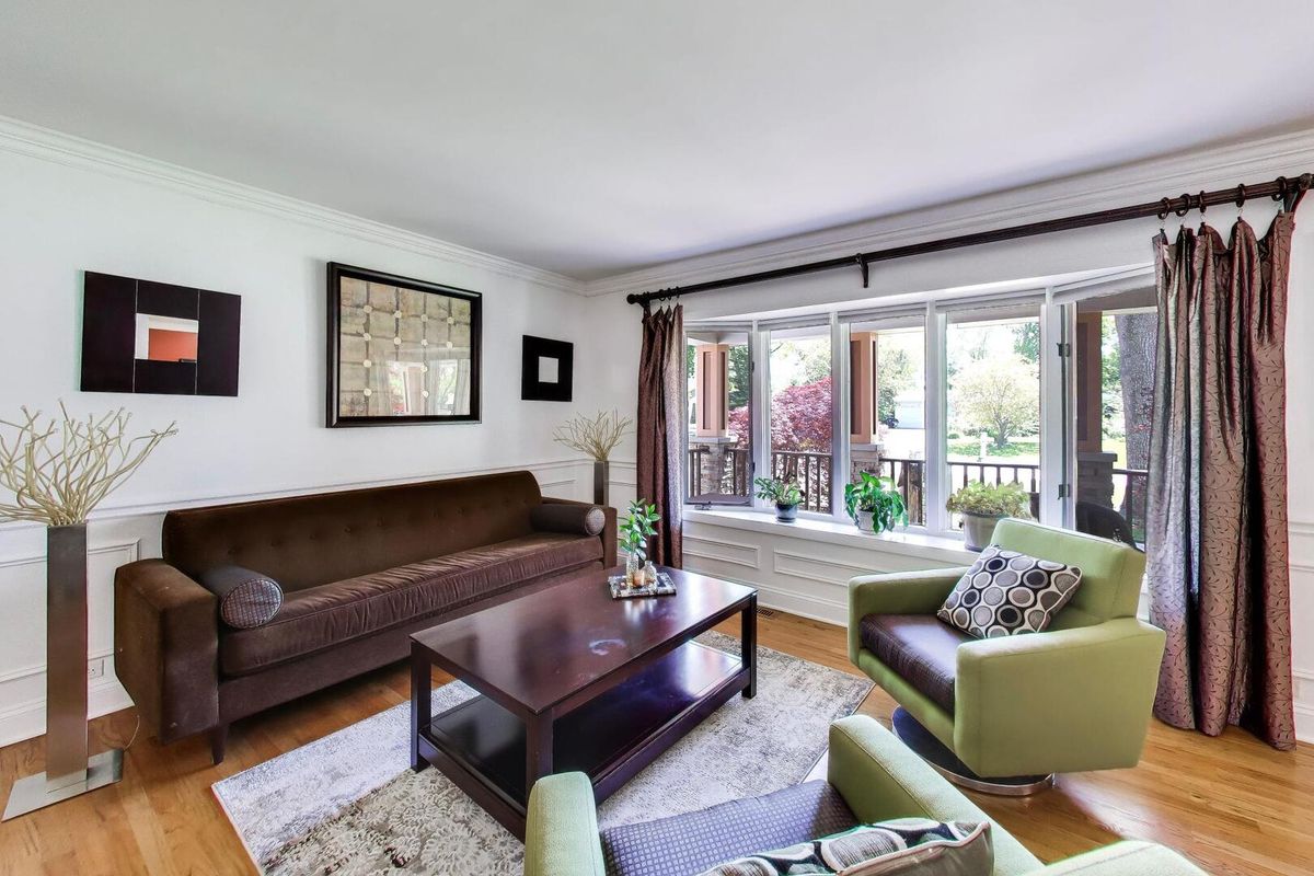 15352 W Cherrywood Lane, Libertyville, IL 60048