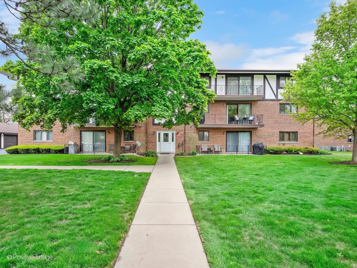 10985 S 84th Avenue #2B — Palos Hills, IL 60465