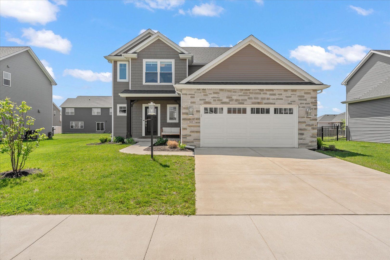 305 Newhaven Lane — Savoy, IL 61874