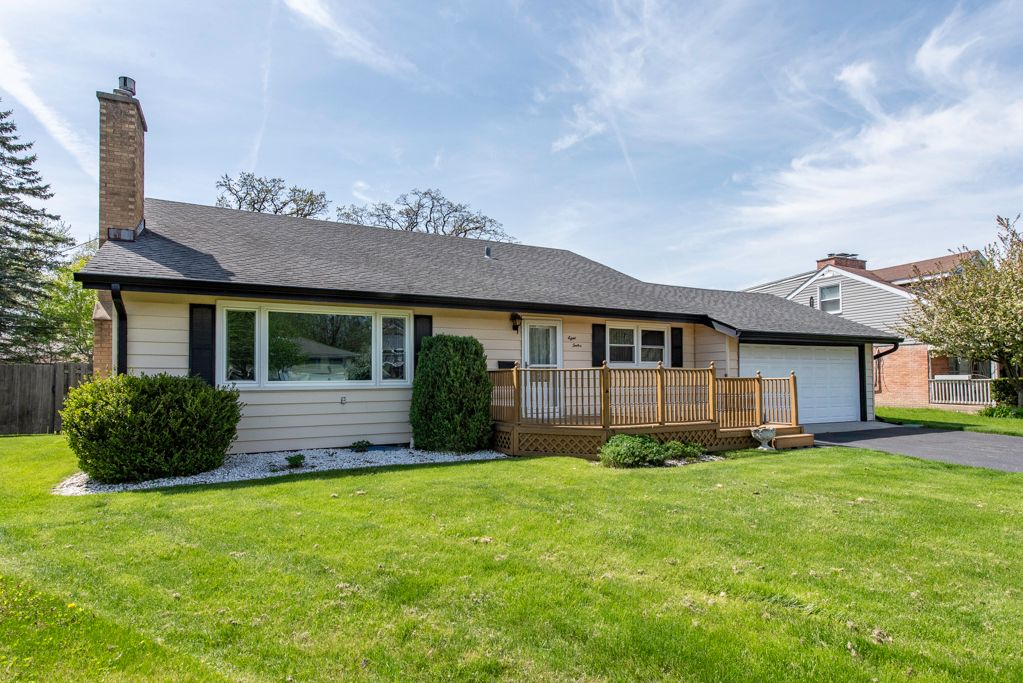 812 Geddes Court, Winthrop Harbor, IL 60096
