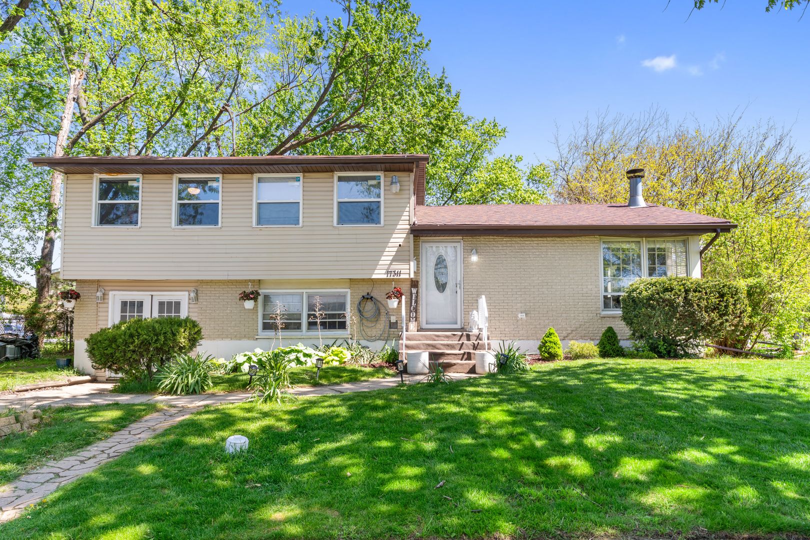 17311 Central Park Avenue — Hazel Crest, IL 60429