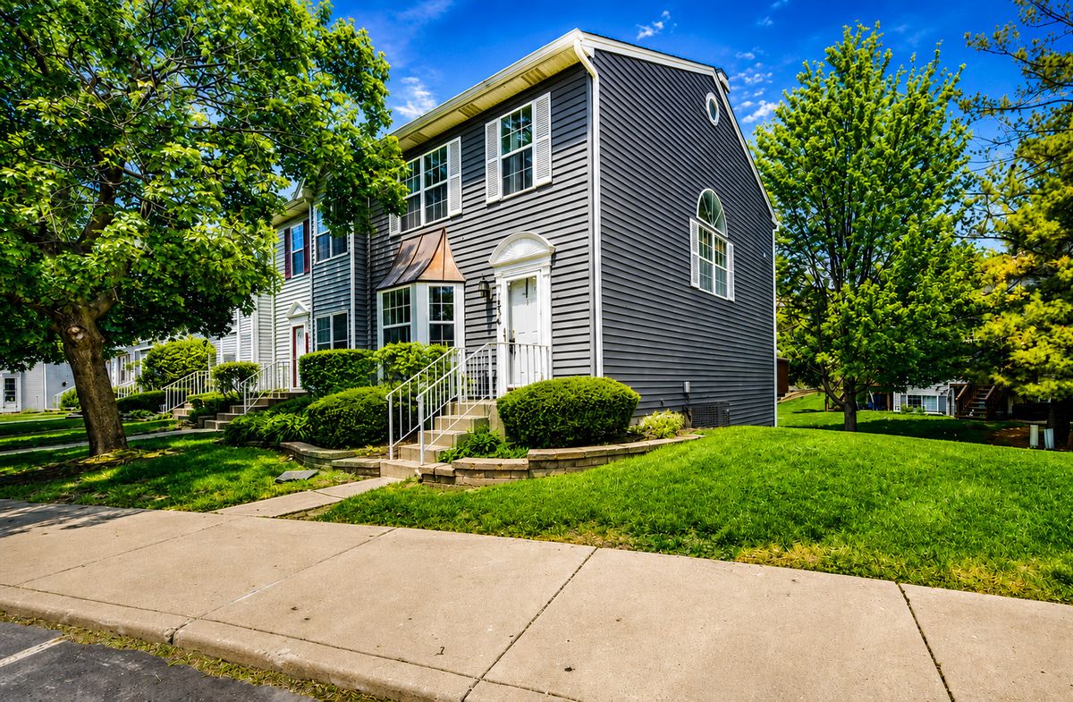1236 Alexandria Court, Geneva, IL 60134
