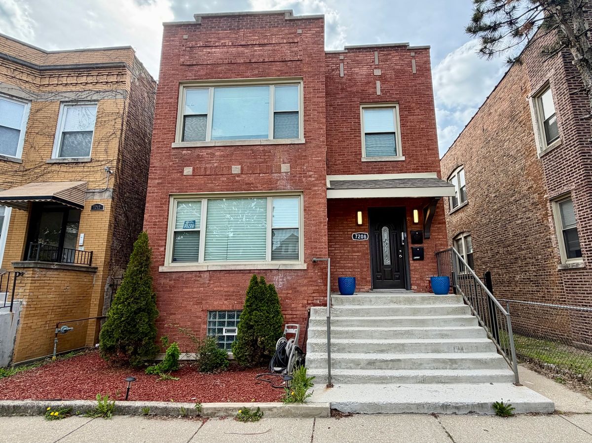 7208 Cornell Avenue, Chicago, IL 60649