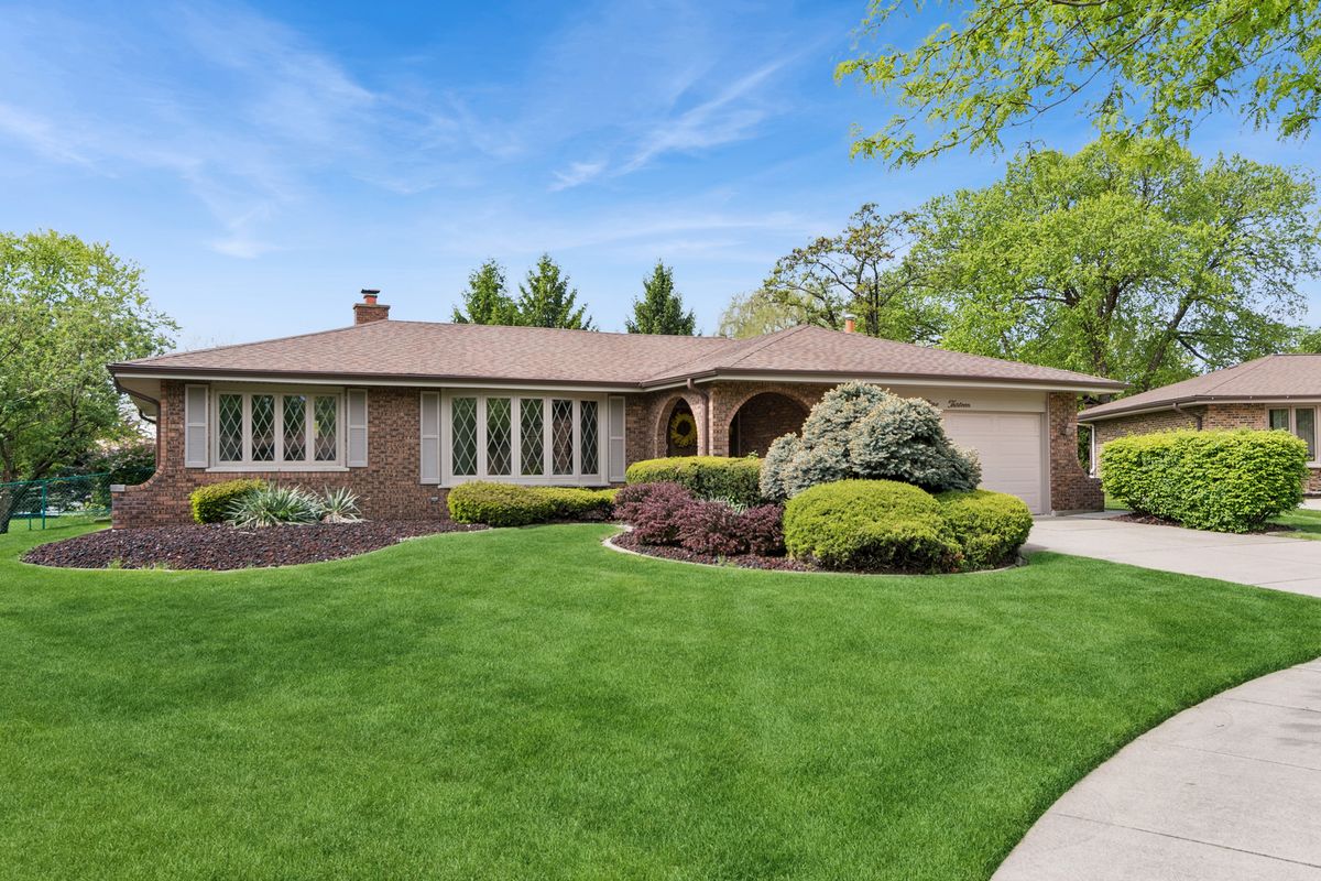 913 Andermann Lane, Darien, IL 60561