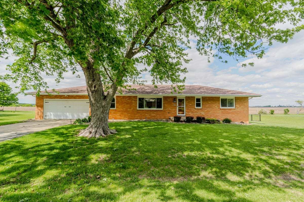 200 W Winslow Street — Danvers, IL 61732