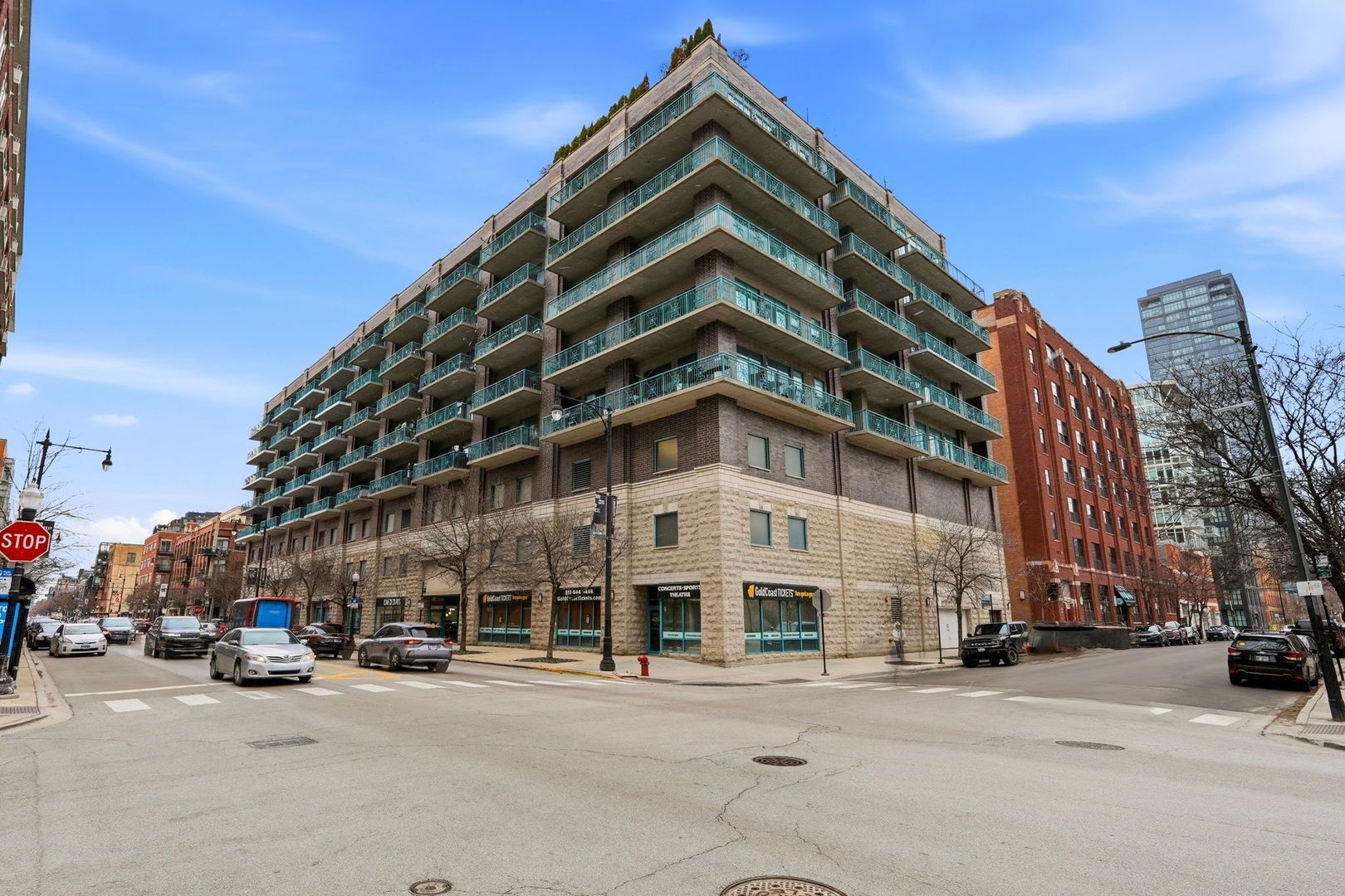910 W Madison Street #808 — Chicago, IL 60607