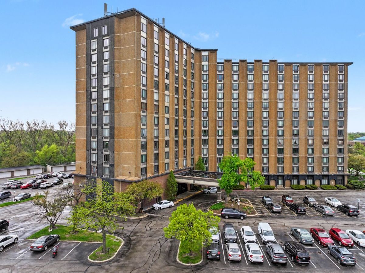 1 Renaissance Place, Palatine, IL 60067