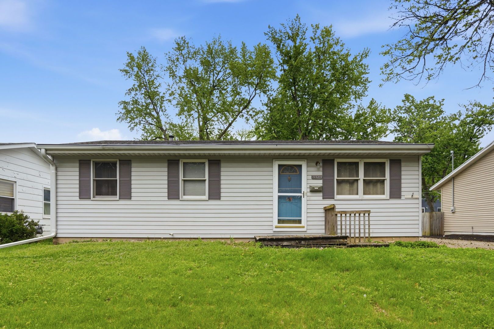 3323 Kimberly Downs Road — Davenport, IA 52807