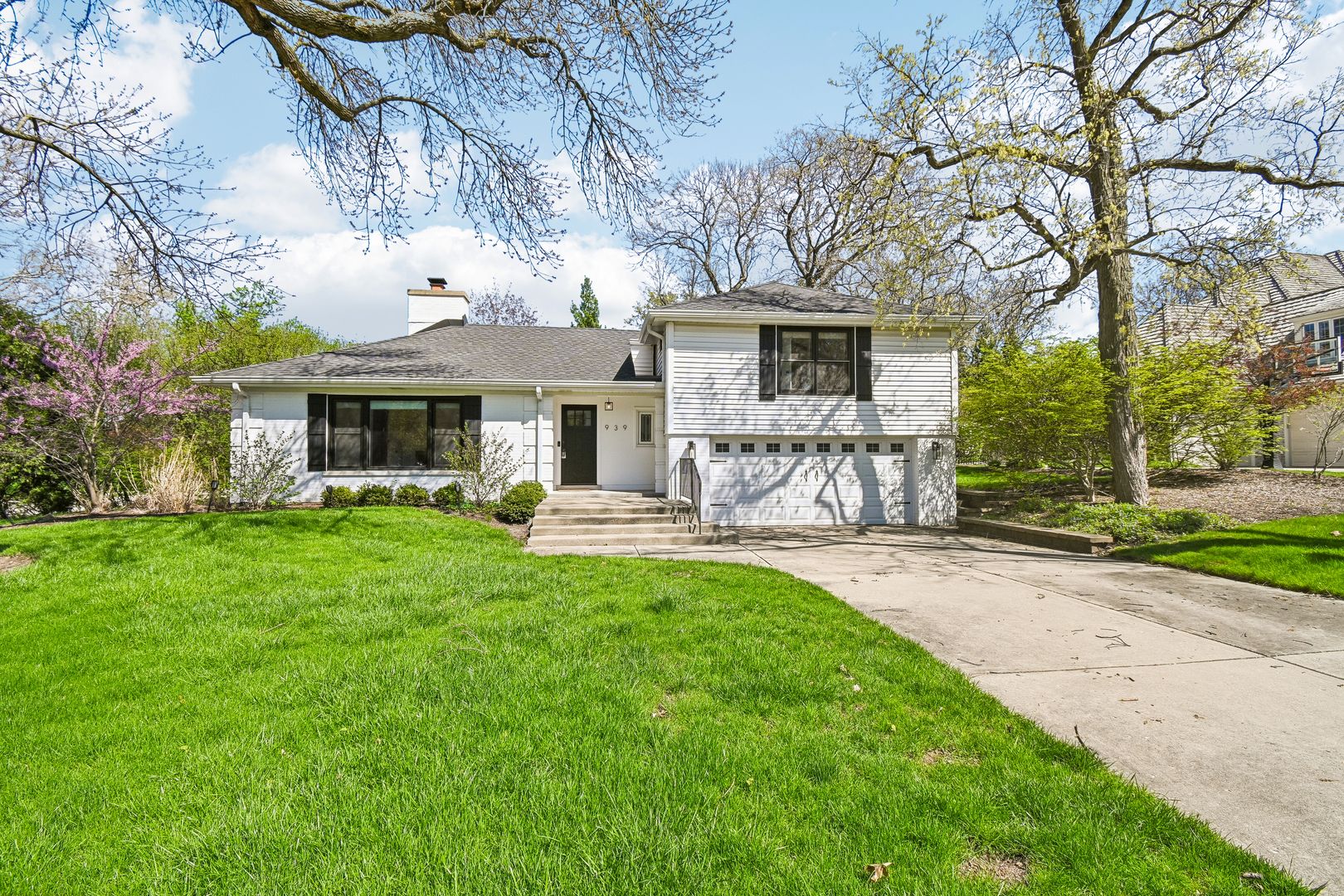 939 Westcliff Lane SE — Deerfield, IL 60015