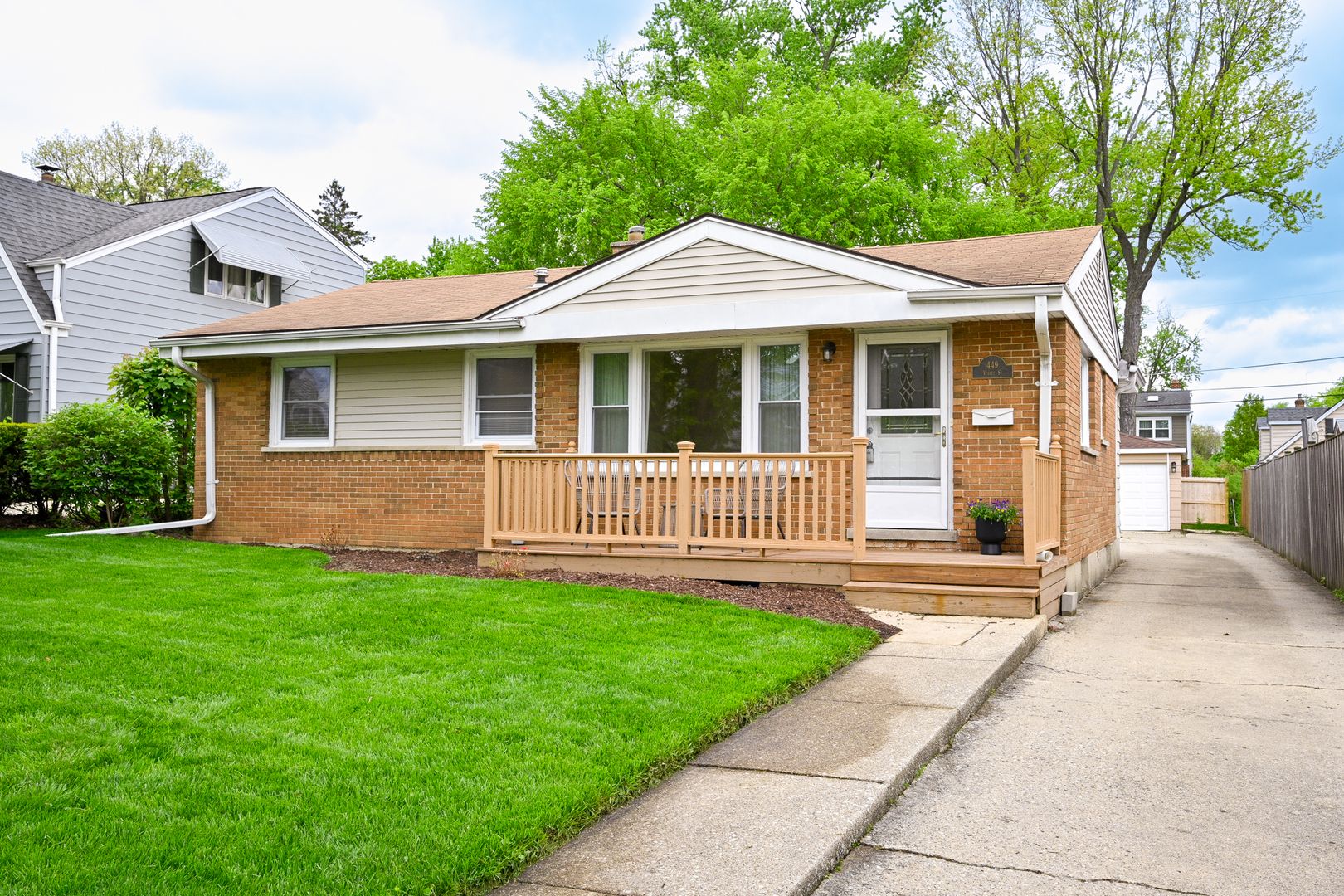 449 W Verret Street — Elmhurst, IL 60126