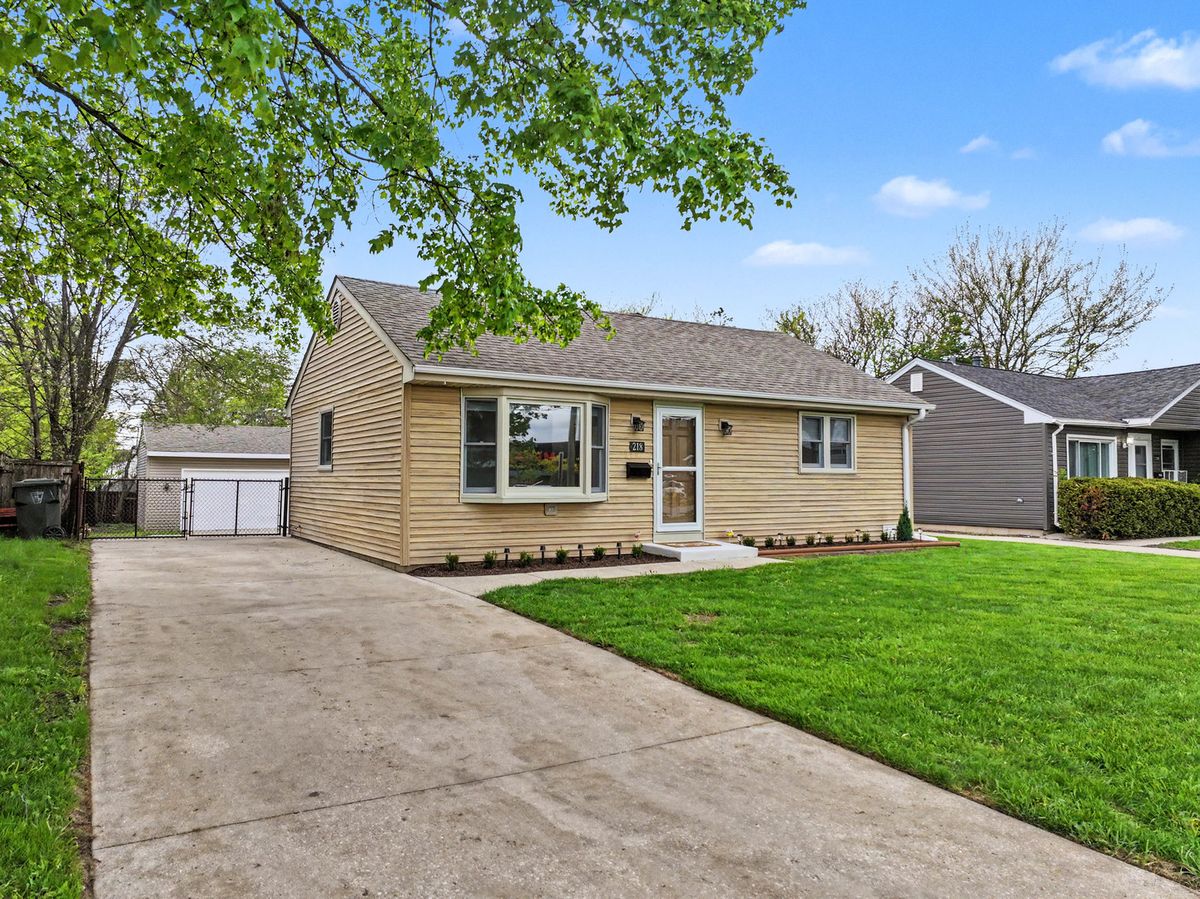218 Louis Street, Mount Prospect, IL 60056