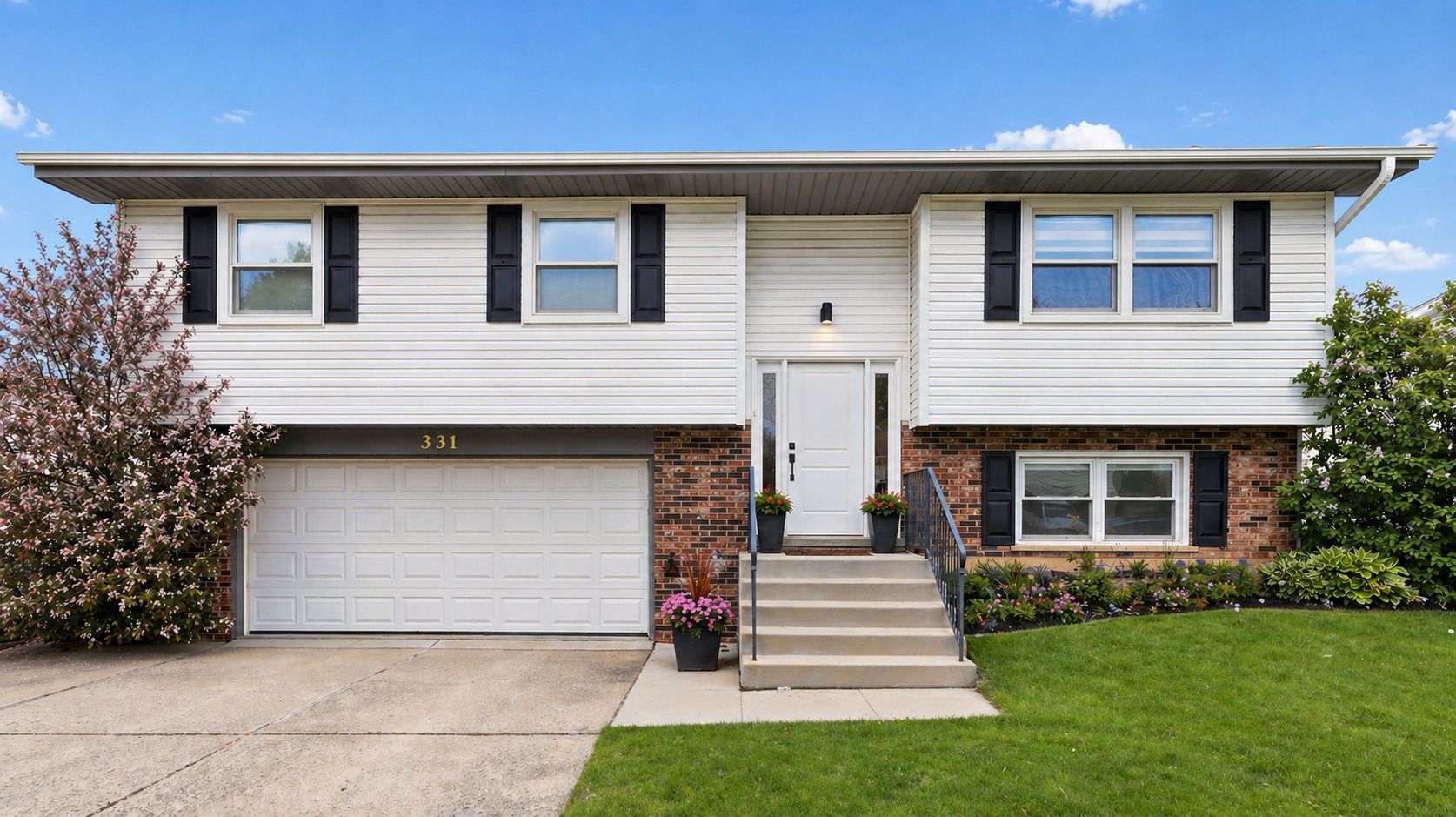331 Gareth Lane — Schaumburg, IL 60193