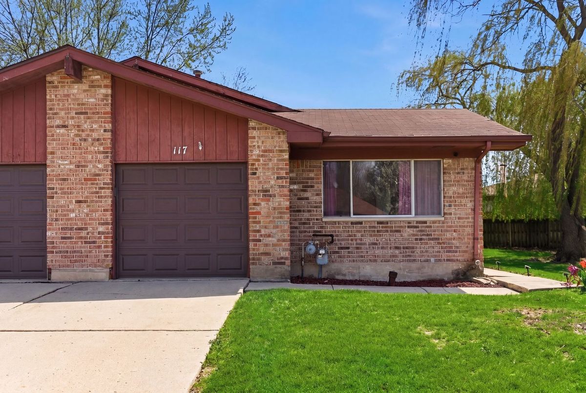 117 Virginia Court, Streamwood, IL 60107