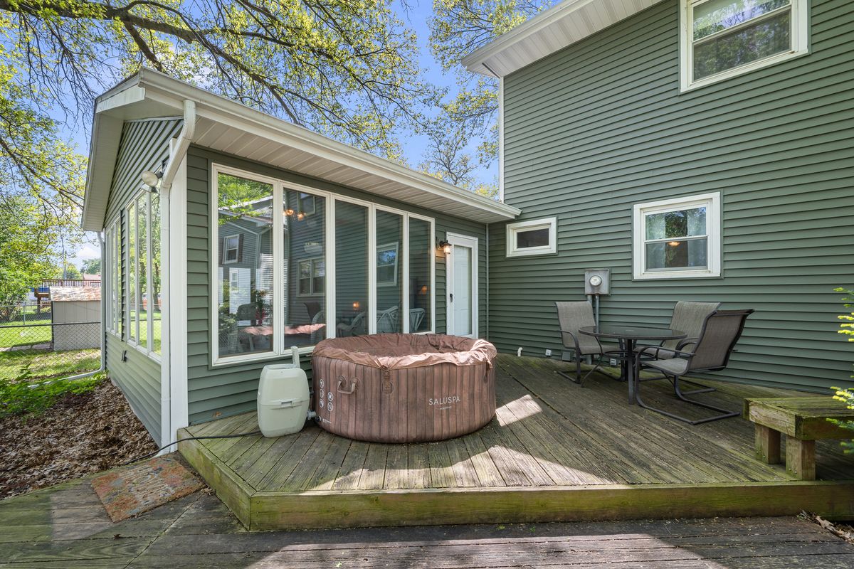 3005 Pine Street, Davenport, IA 52804