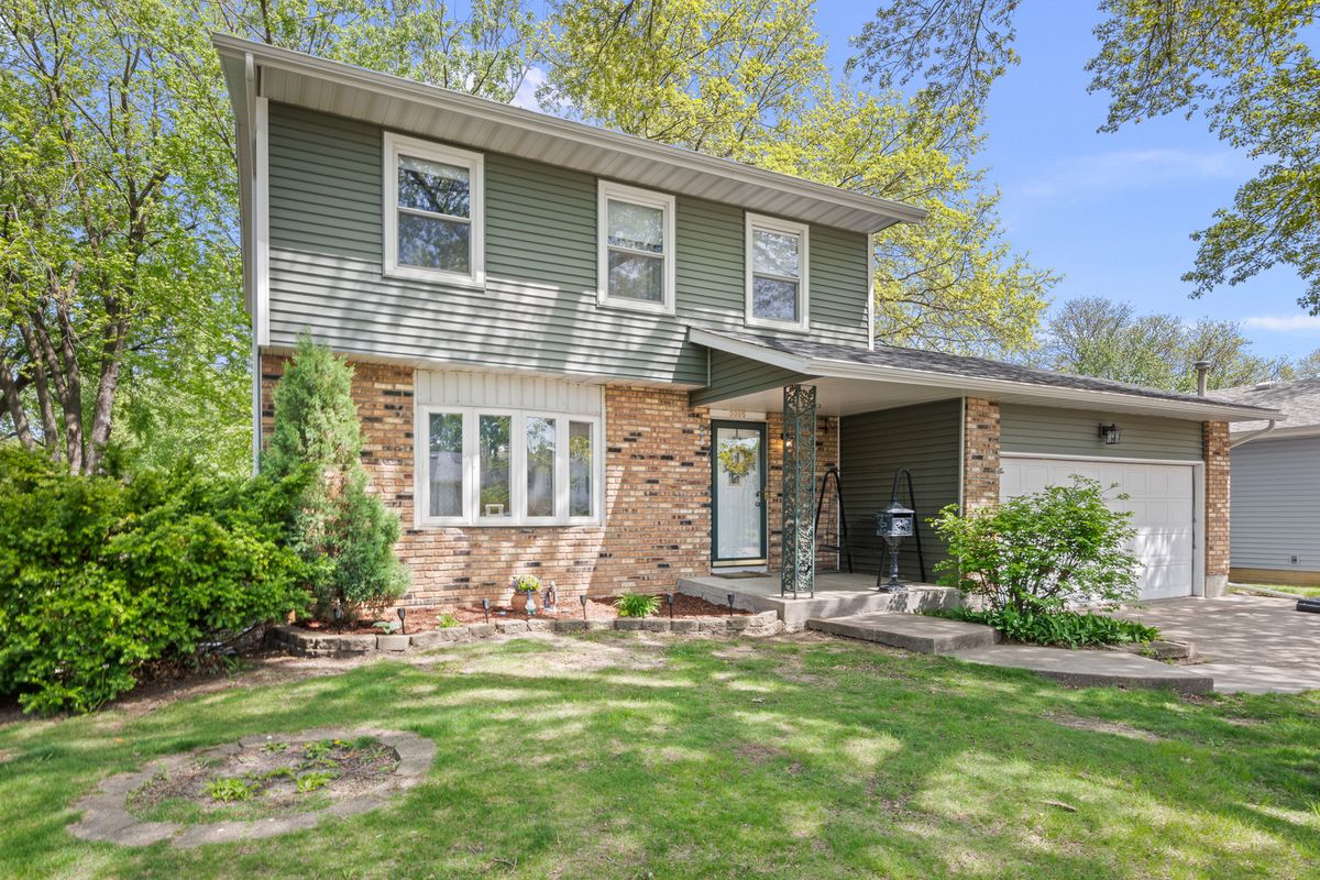 3005 Pine Street, Davenport, IA 52804