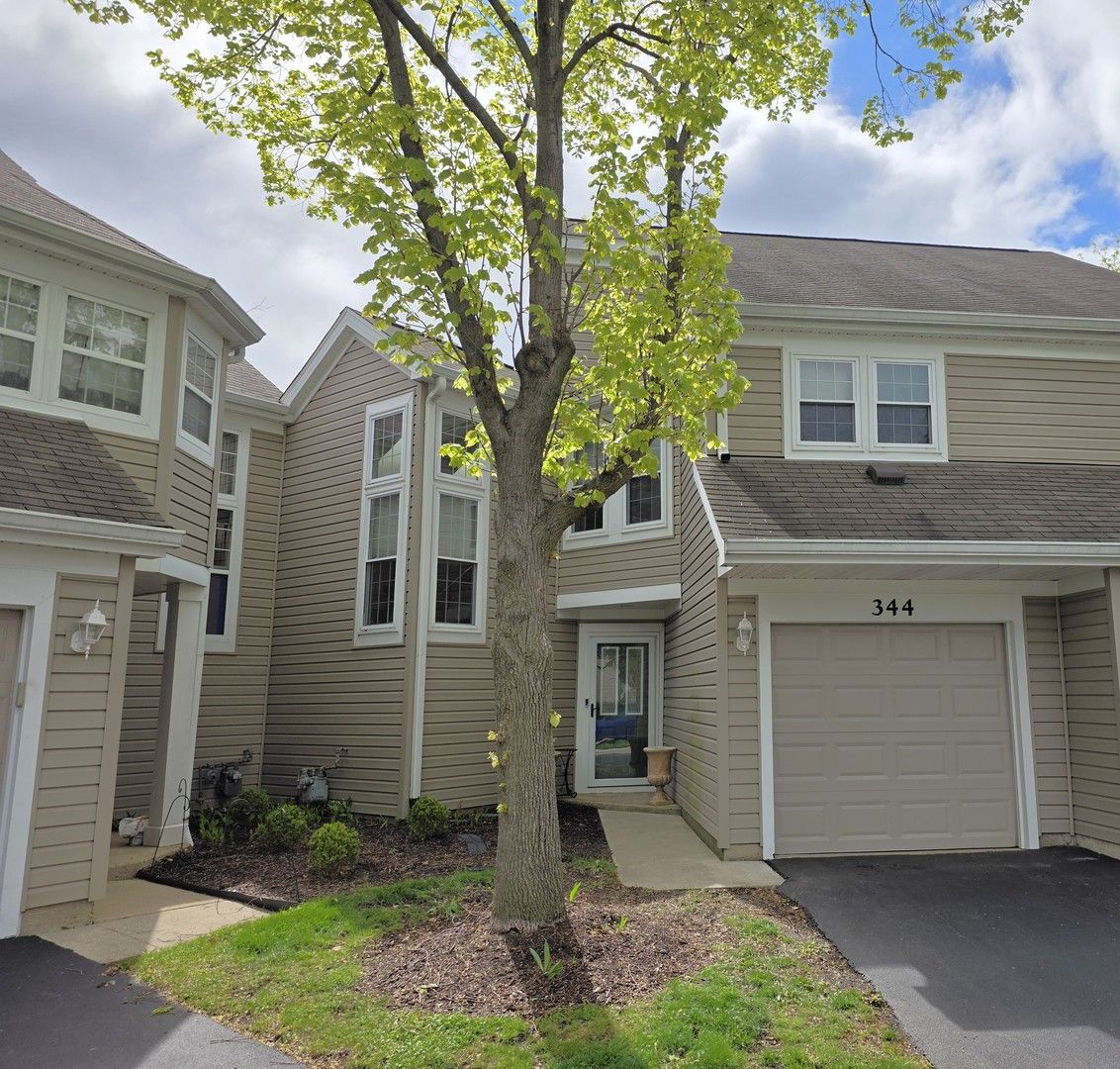 344 Kildare Court — Carol Stream, IL 60188