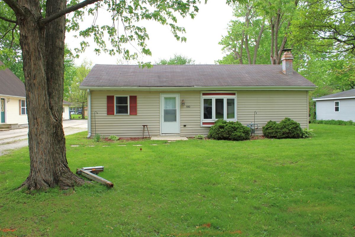 480 3rd Avenue, Coal City, IL 60416