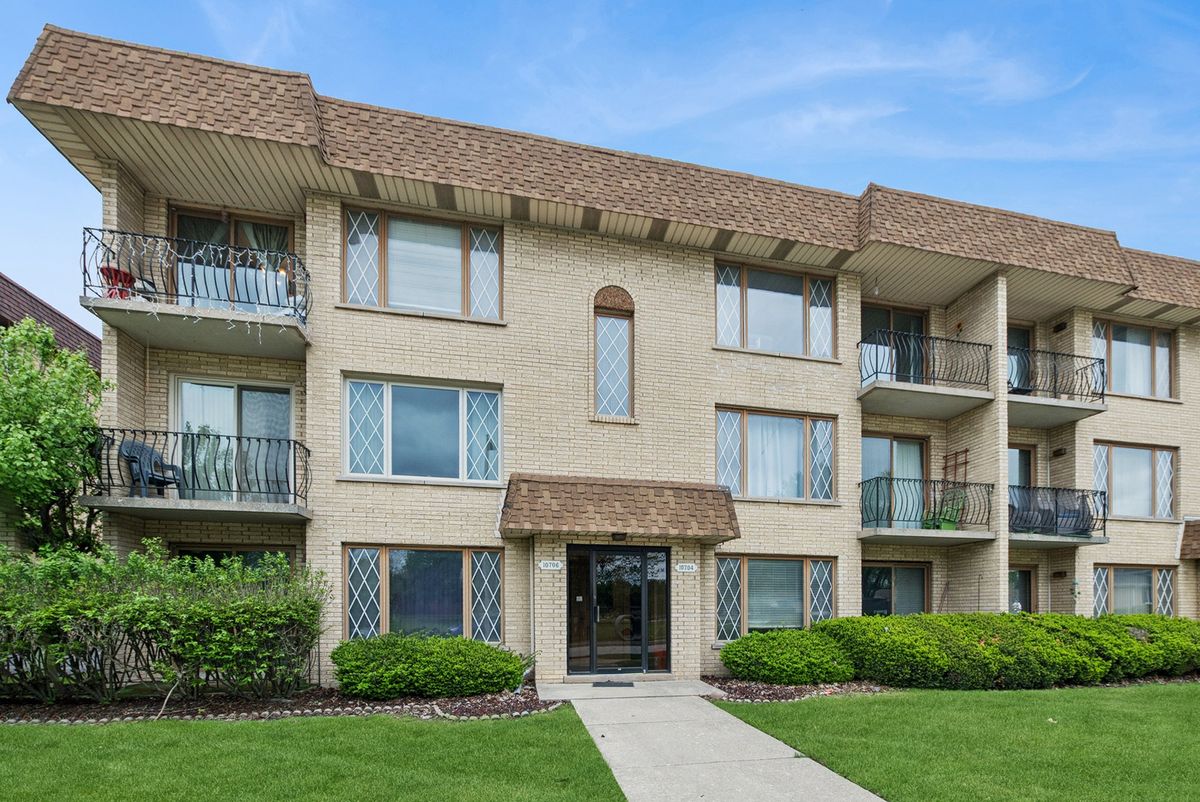 10704 Kilpatrick Avenue, Oak Lawn, IL 60453