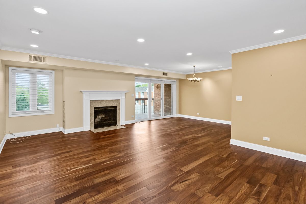 205 Rivershire Lane #313, Lincolnshire, IL 60069