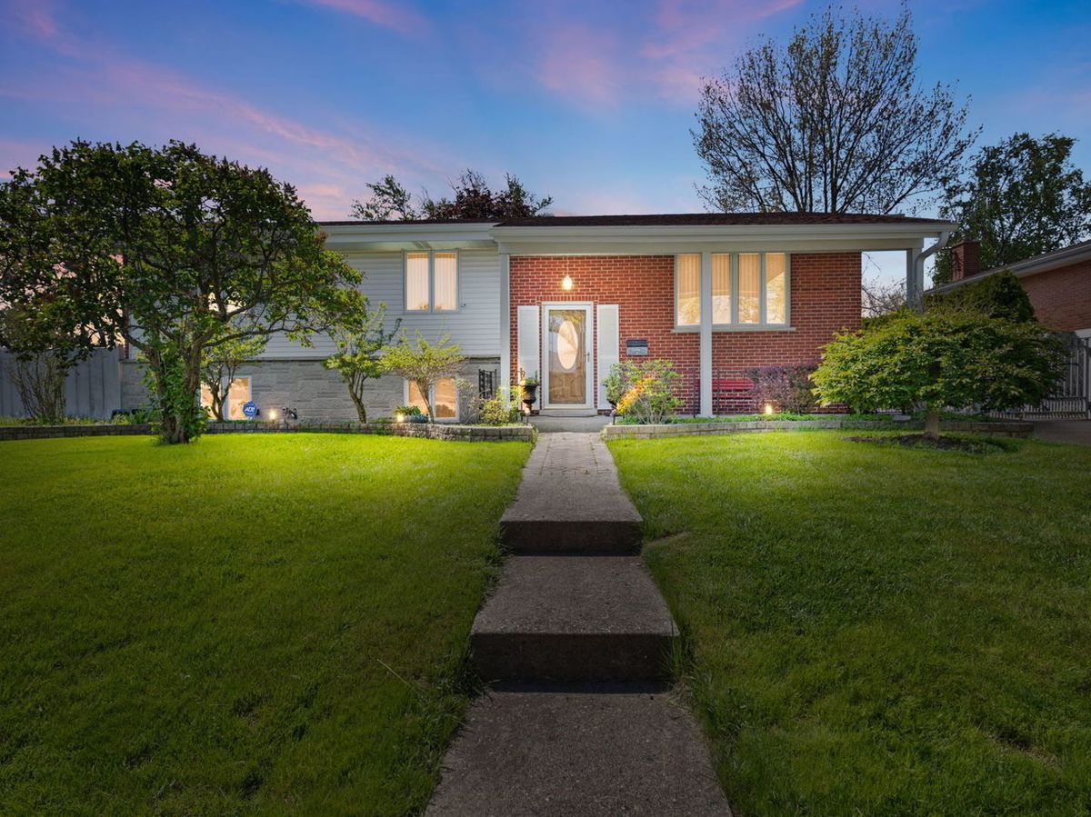 506 Forest Preserve Drive, Wood Dale, IL 60191