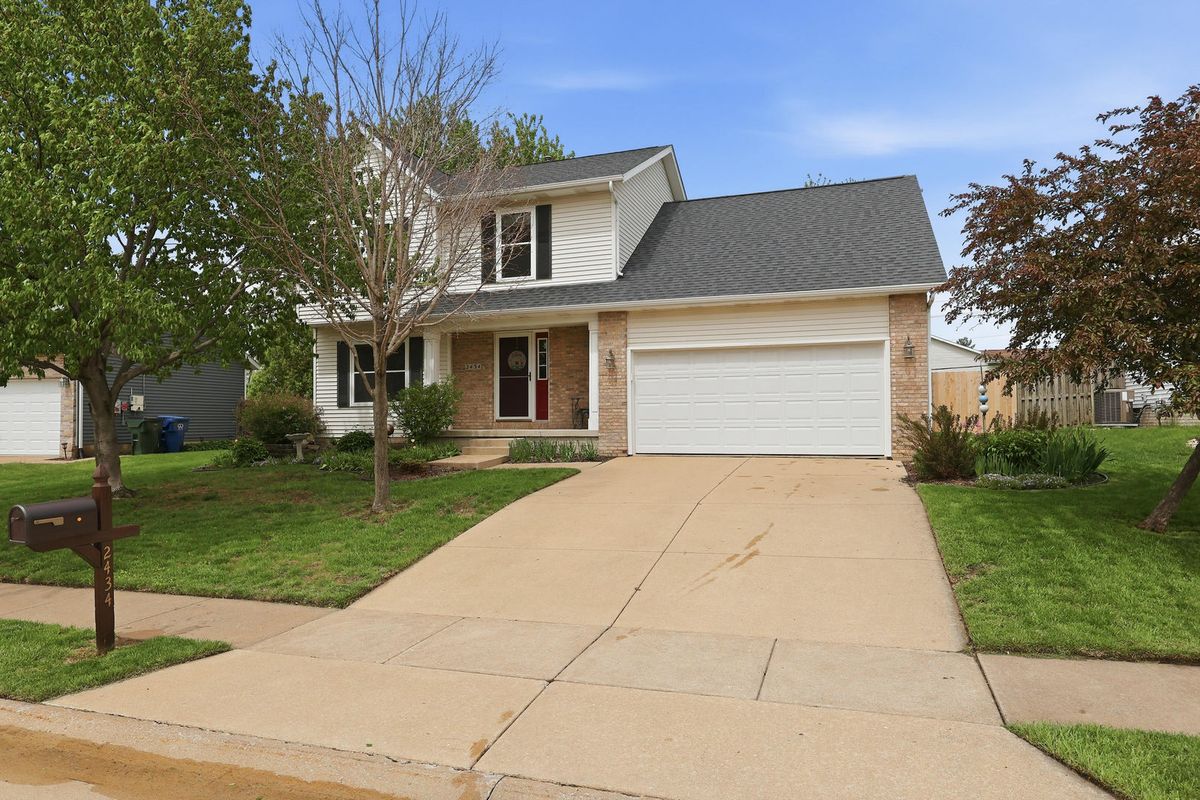 2434 62nd Street, Davenport, IA 52806