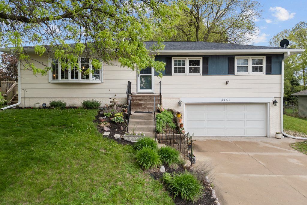 4131 Fillmore Lane — Davenport, IA 52806