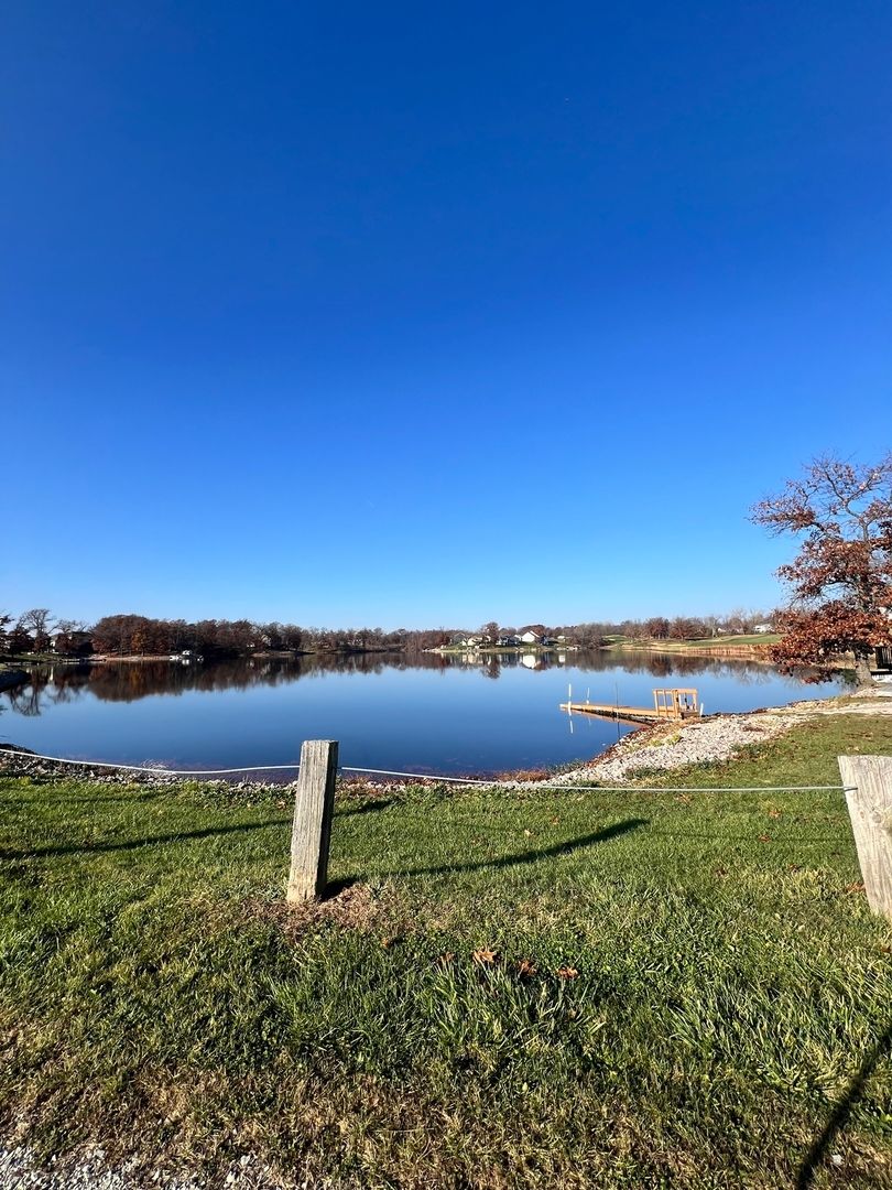 130 Glenview Drive, Sherrard, IL 61281