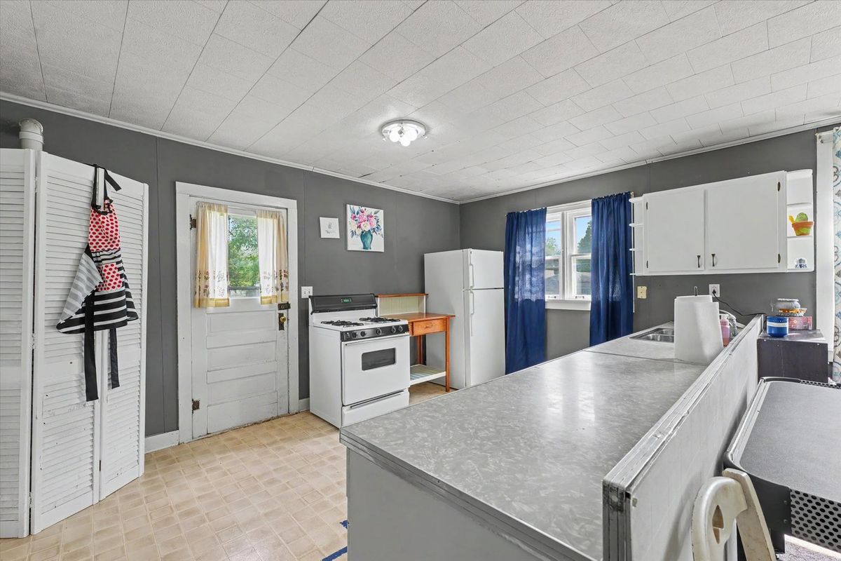 519 E Allen Street, Farmer City, IL 61842