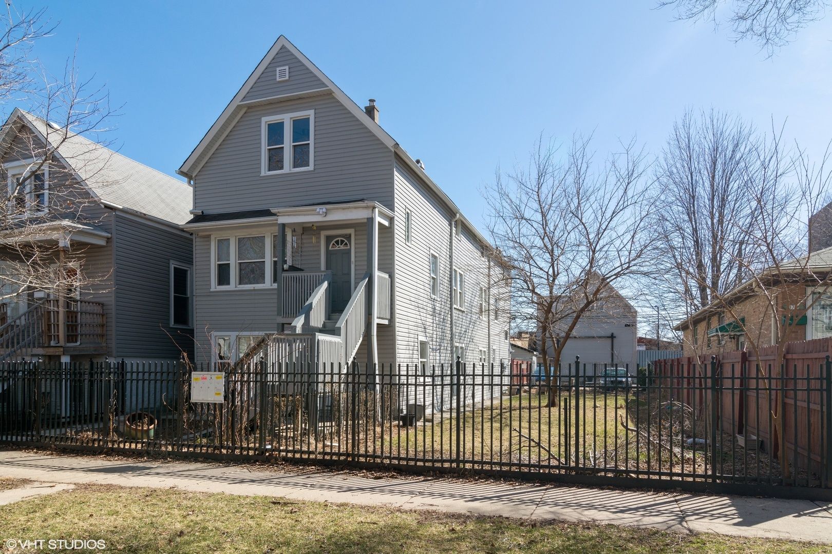 3709 W Mclean Avenue — Chicago, IL 60647