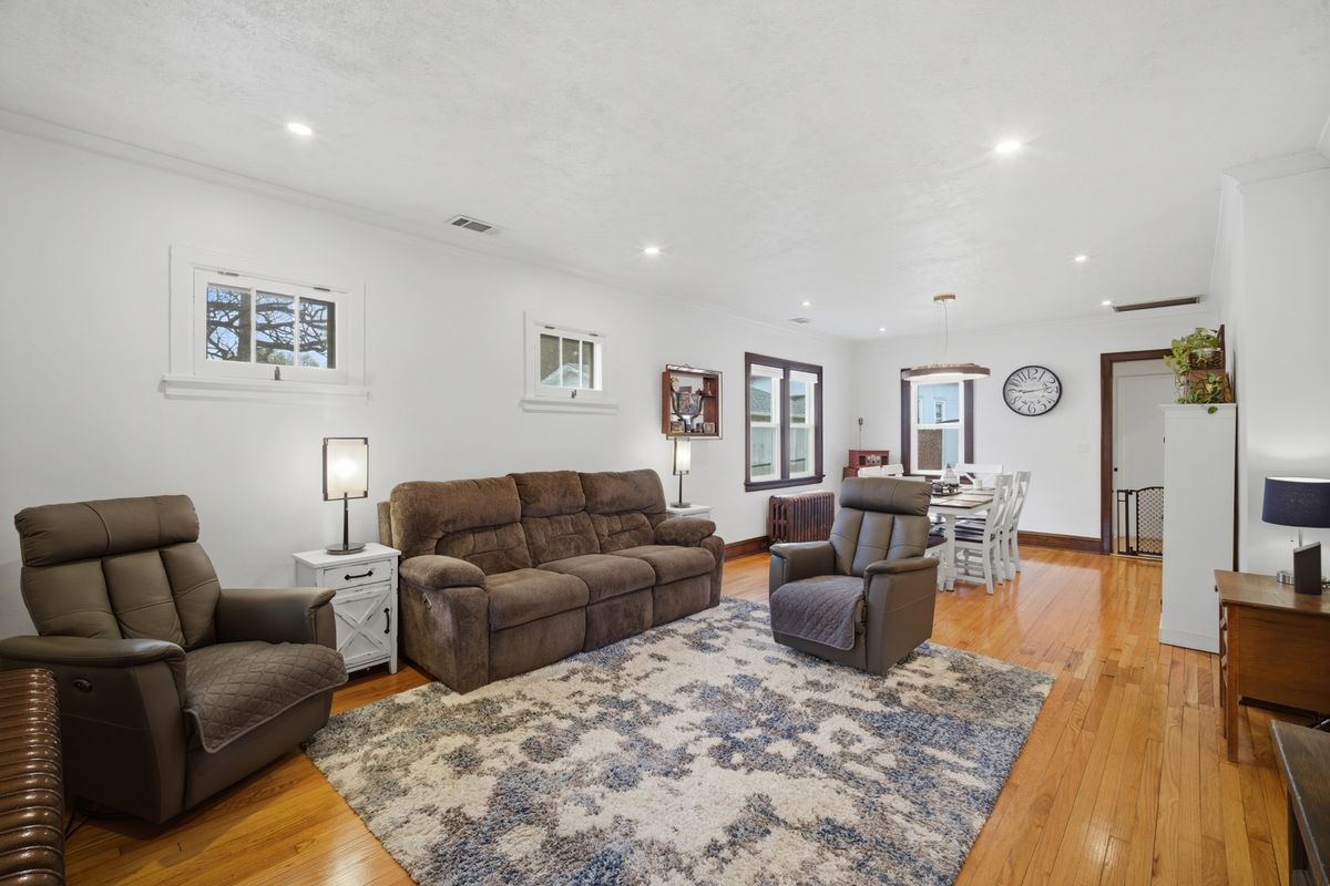 116 High Street, Highwood, IL 60040