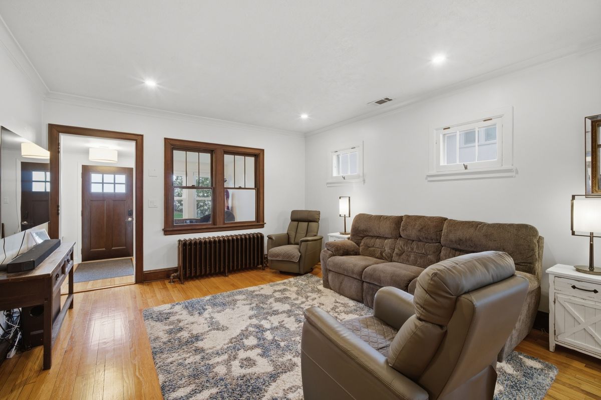 116 High Street, Highwood, IL 60040