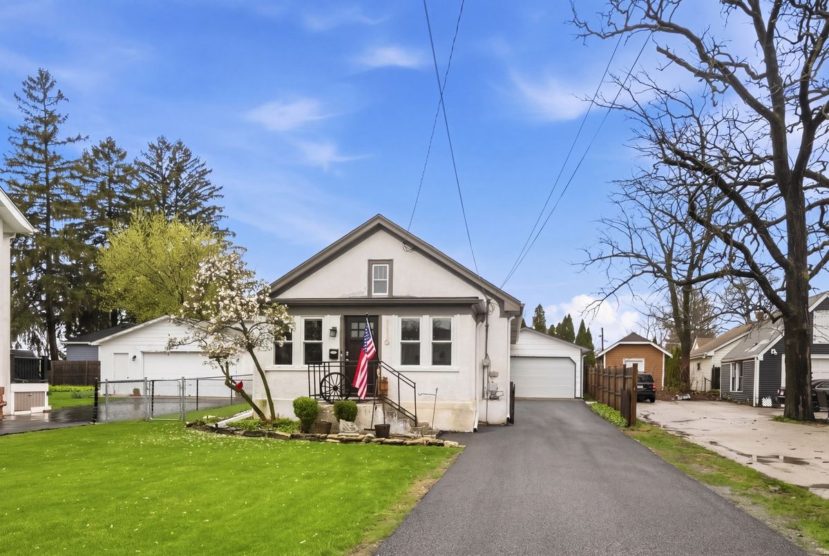 116 High Street, Highwood, IL 60040