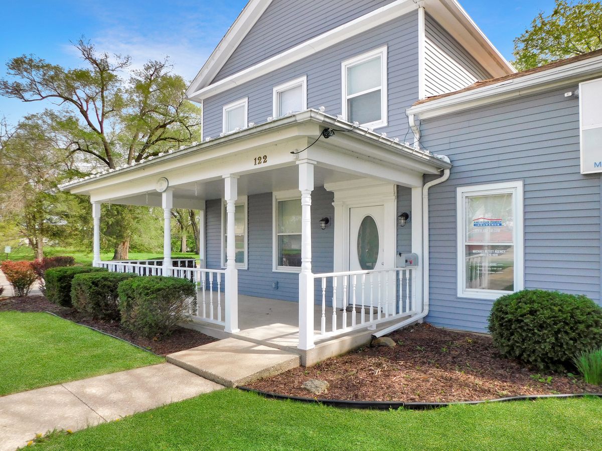 122 E Main Street #Upper, Rockton, IL 61072