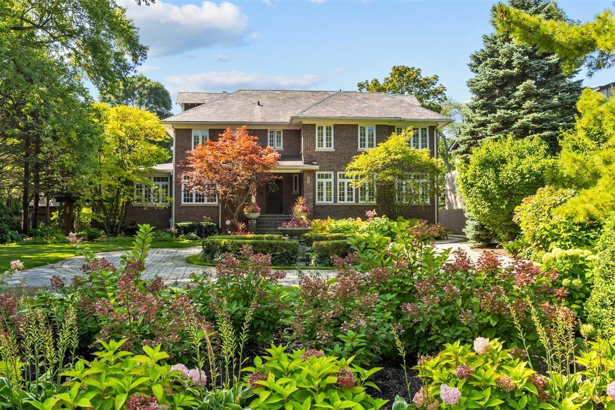 224 Sheridan Road — Kenilworth, IL 60043